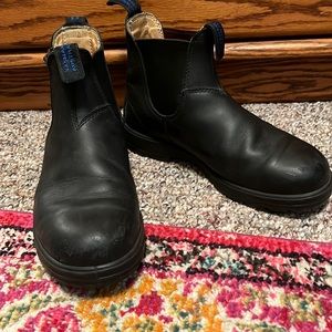 Black blundstone boots